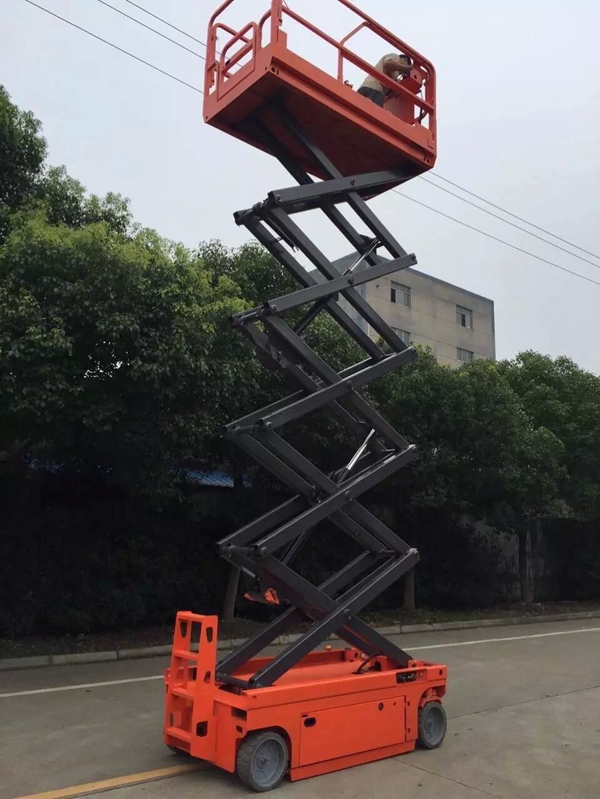 如何減輕小型升降平臺的晃動？